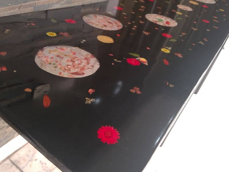 Resin table 0