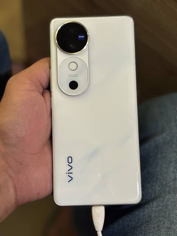 vivo v40 2