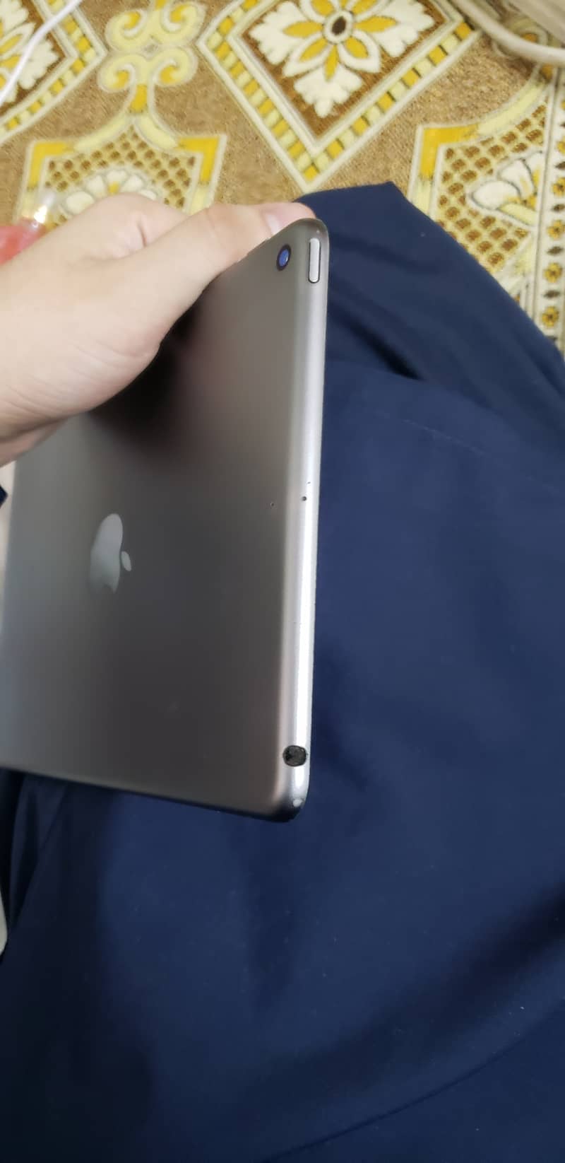 Ipad mini 5 pubg gaming beast 10/10 condition 11