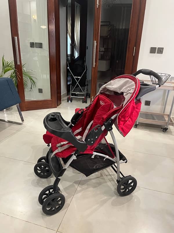 Graco pram and car seat/carrier 1