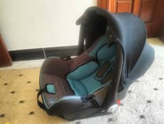 kids car seat in excellent condition with free nappy changing matt