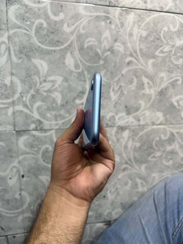 iphone  XR 3