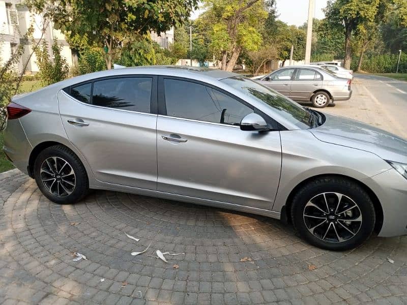 Hyundai Elantra GLS 2024 4