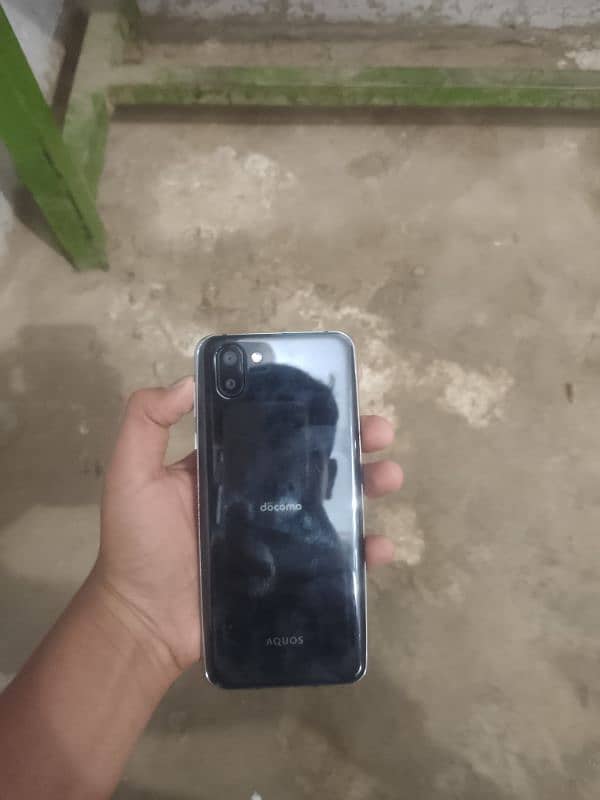 aquos r2 6