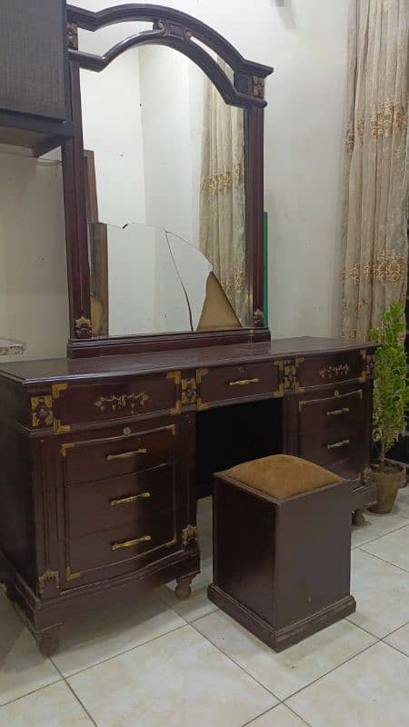 Wooden dressing table with stole 1