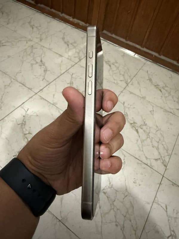 iPhone 15 pro max hk model 4