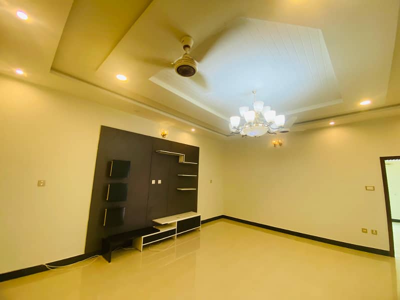 Brand New Condition 10 Marla Proper Double Unit House Available For Rent, 8