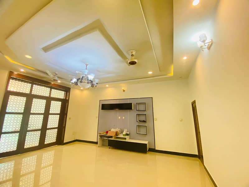 Brand New Condition 10 Marla Proper Double Unit House Available For Rent, 13