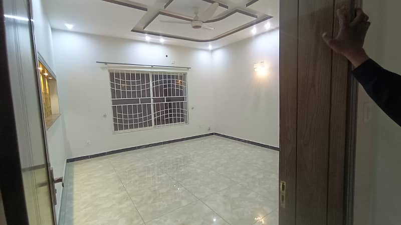 1 Kanal Double Unit House Available For Rent 10