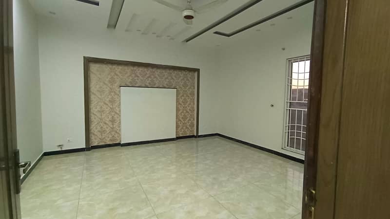 1 Kanal Double Unit House Available For Rent 18