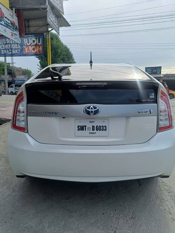 Toyota Prius 2012 13