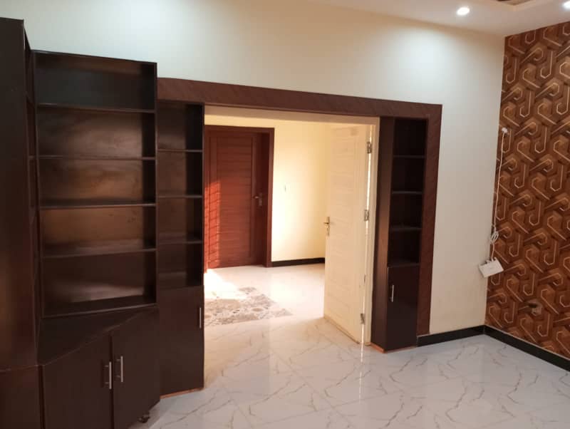 10 Marla Upper Portion Available For Rent 3