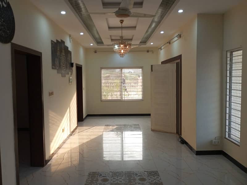 10 Marla Upper Portion Available For Rent 4