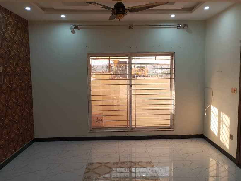 10 Marla Upper Portion Available For Rent 6