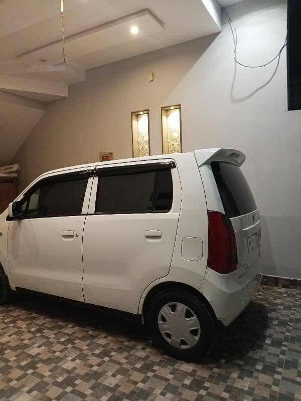 Suzuki Wagon R 2017 1