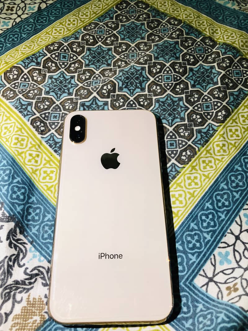 iPhone XS 4