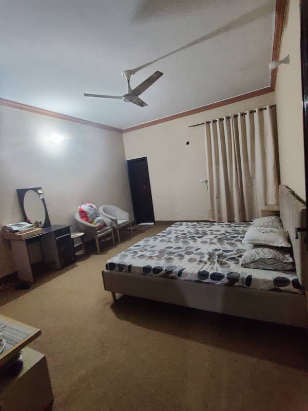 ALLAMA IQBAL TOWN 1 KANAL UPPER PORTION LOWER LOCK AVAILABLE FOR RENT 11