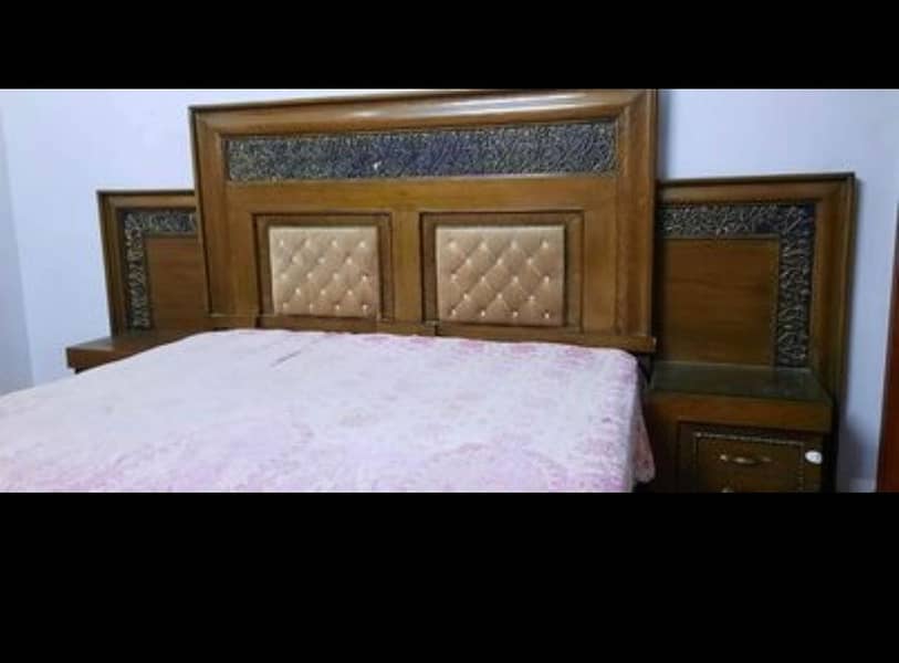 bed with mattress and dressing table 1