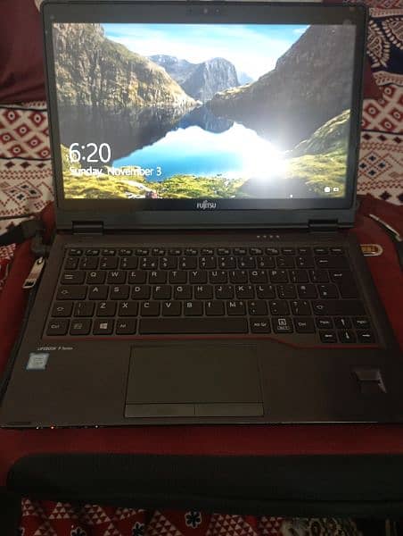 Fujitsu core i5 7th gen laptop touch and type 0