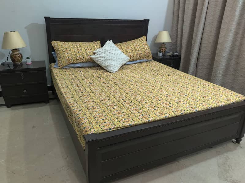 40% OFF - Bedset, side tables, dressing & Diamond supreme matress 4