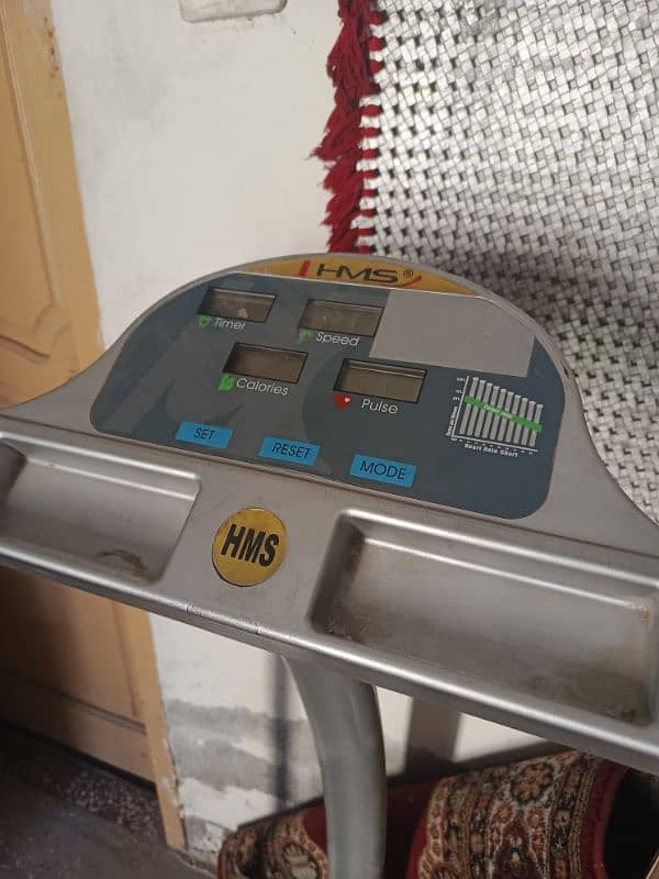 treadmill  in fresh condition hardly one month used 2