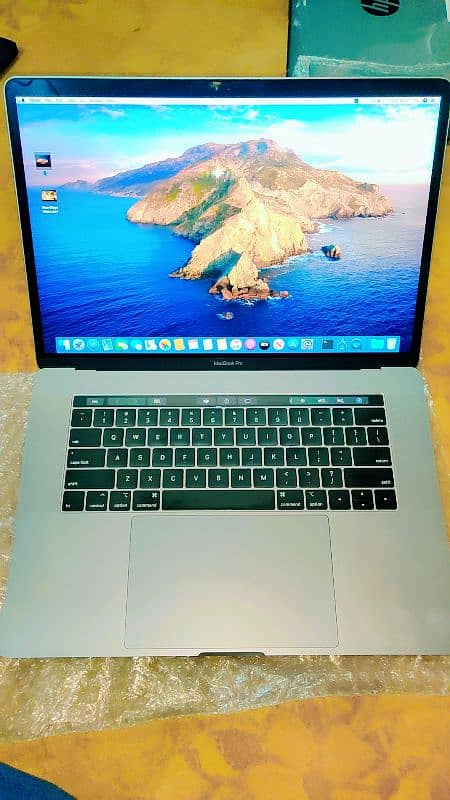 Apple MacBook pro CORE i9 2019 model 32 ram 512 NVME 1