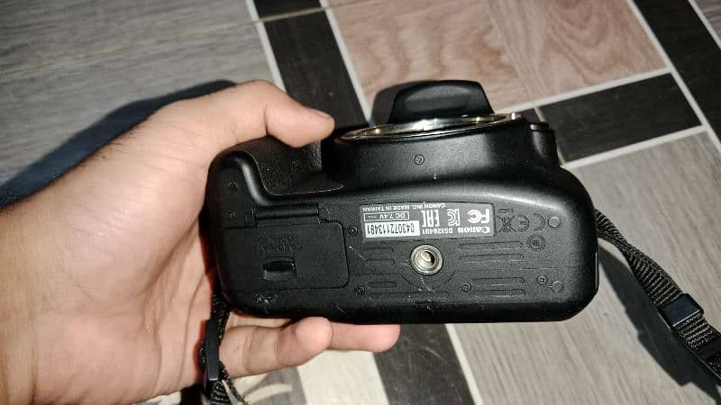 Dslr camera Canon 1200d 2