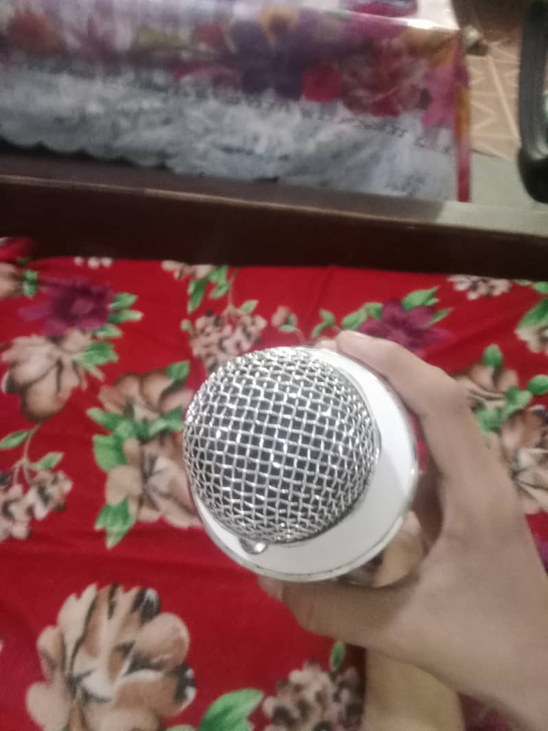 Ws858 mic  one day used all ok hai 5