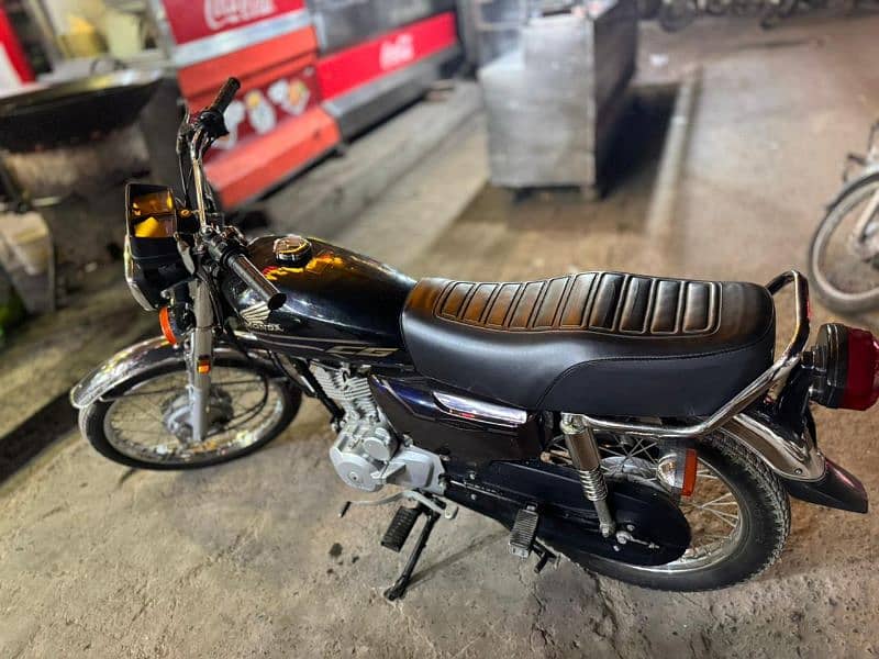 Honda 125 SE 6