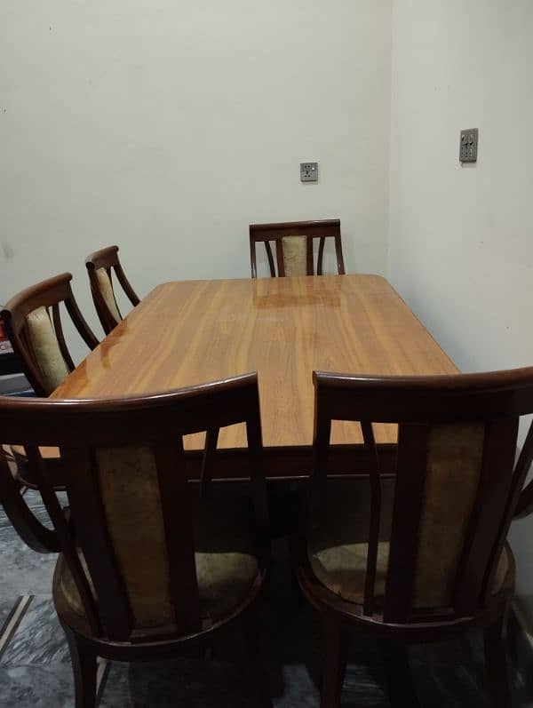 Dining table with 6 seats 1