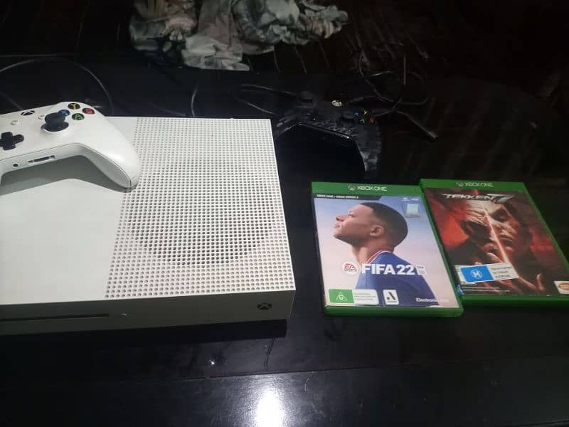 XBOX one S 1 tb 8