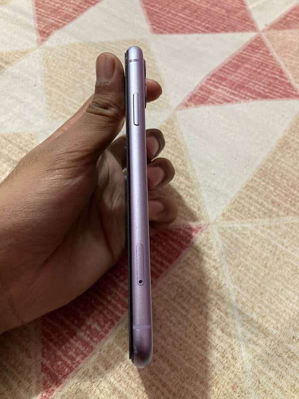 iphone 11 64gb Jv purple 4