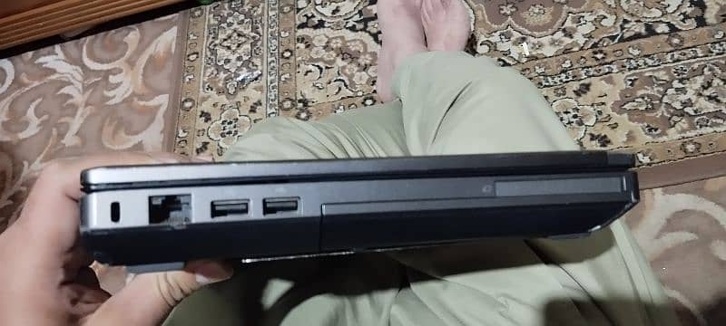 HP laptop 4gb/250gb 4 hour battery 4