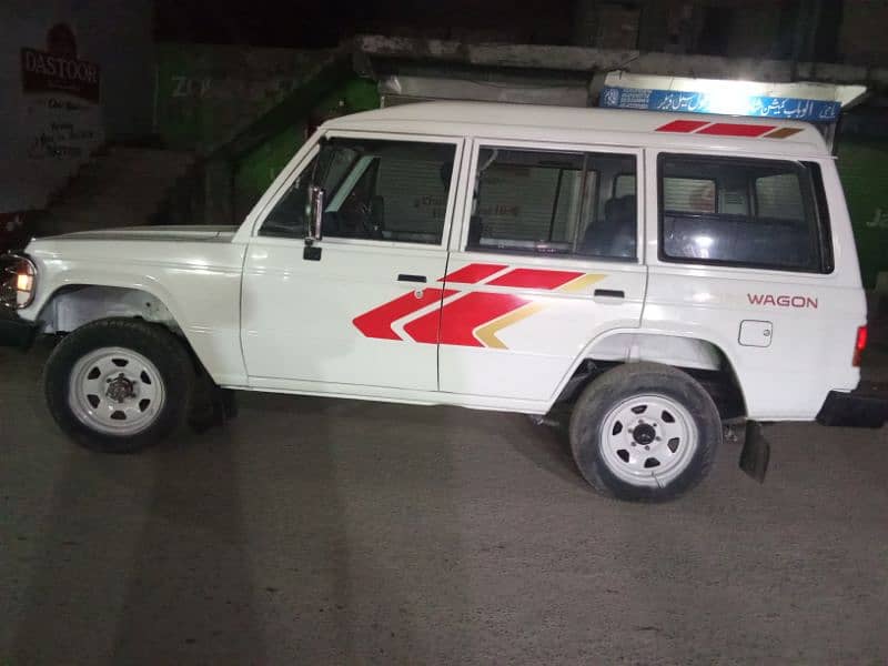 Mitsubishi Pajero 1991 3