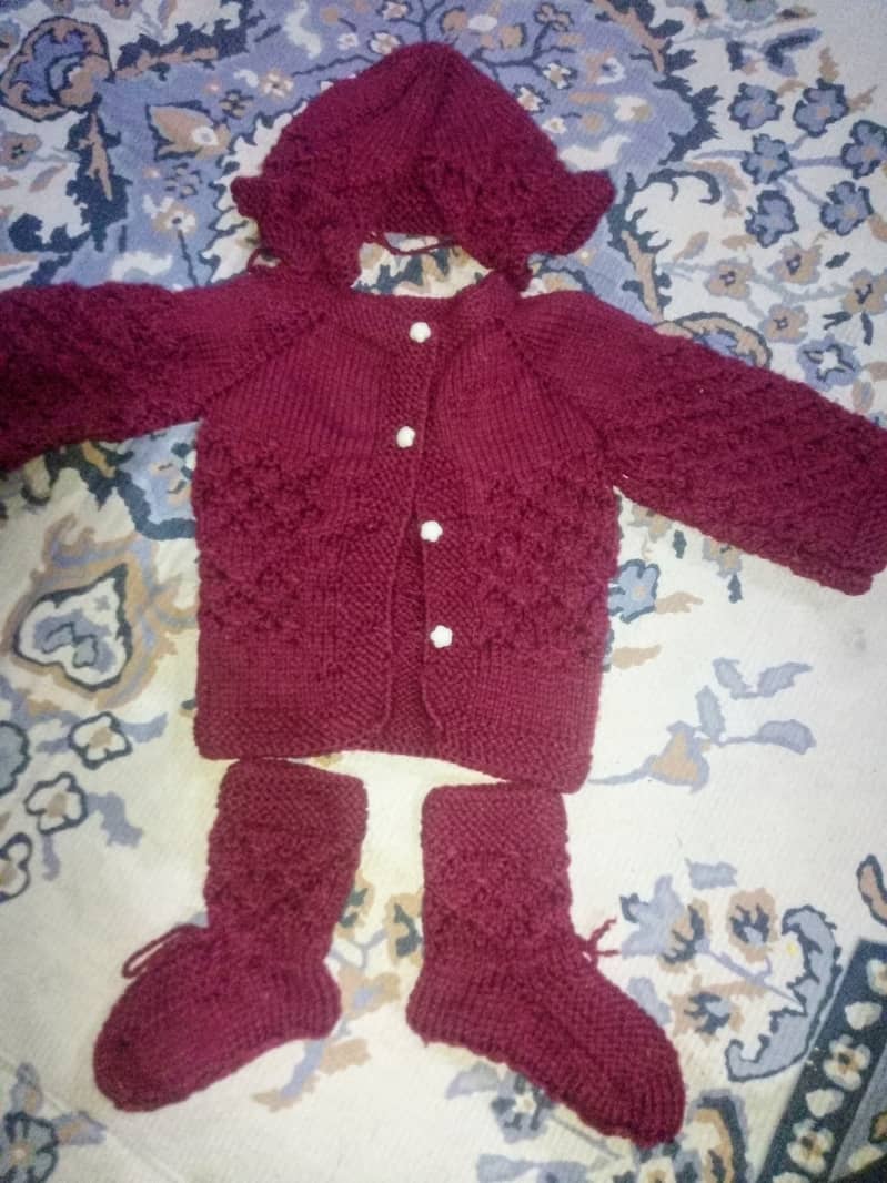 Hand embroidery clothes for infants 0