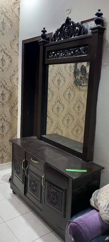 Dressing table 0