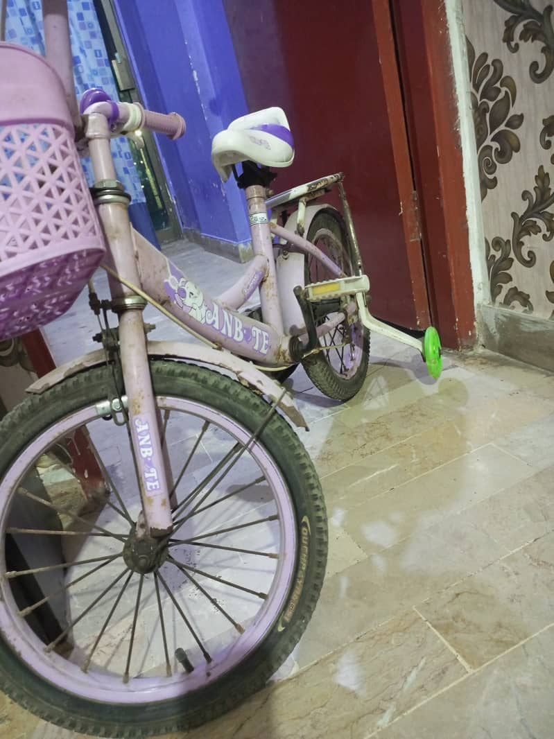 kids cycles good condition 3