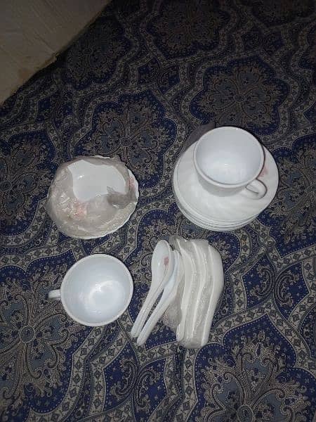 marble  dinner set 72 pieces 0