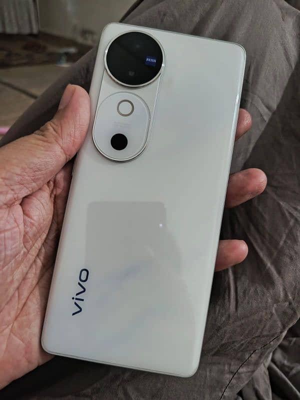 vivo v40 0