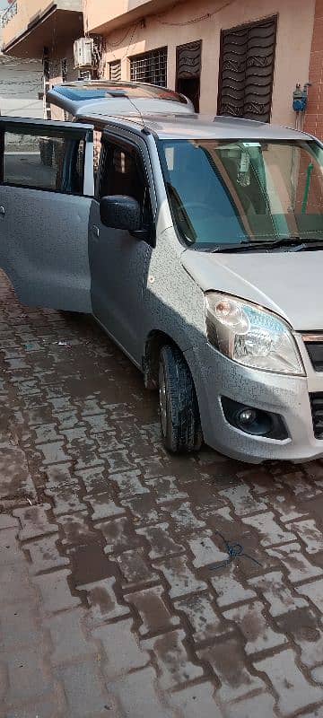 Suzuki Wagon R 2018 14