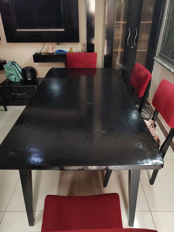 used dining table 0