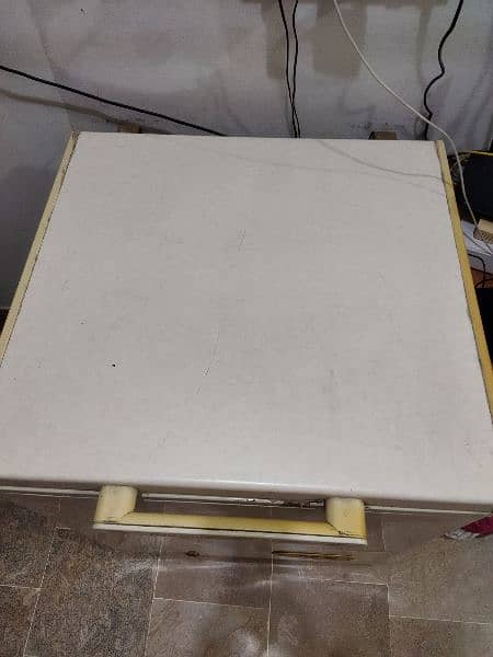 Dawlance Freezer Good Condition 2