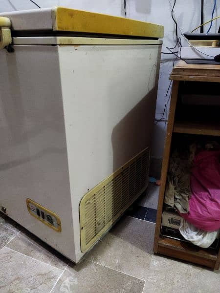 Dawlance Freezer Good Condition 4