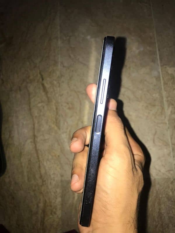 Infinix Hot30i 7