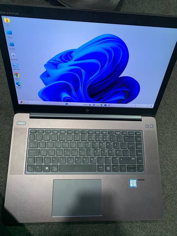 Zbook studio G4 core i7 7th 4GB graphic 1