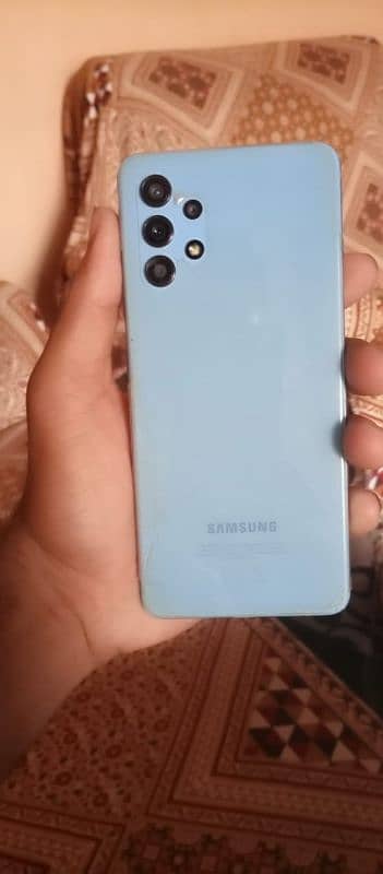 samsung a32  best smart phone x change possible  1pls . I phone 1