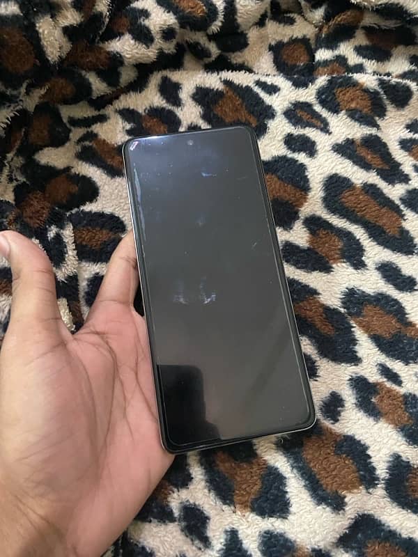 Infinix hot 40, Scratchless device 0