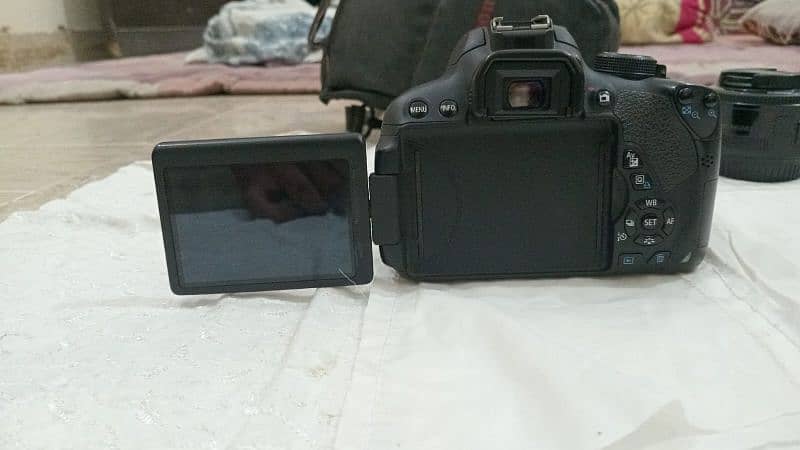 DSLR CANON 700D FOR SALE 4