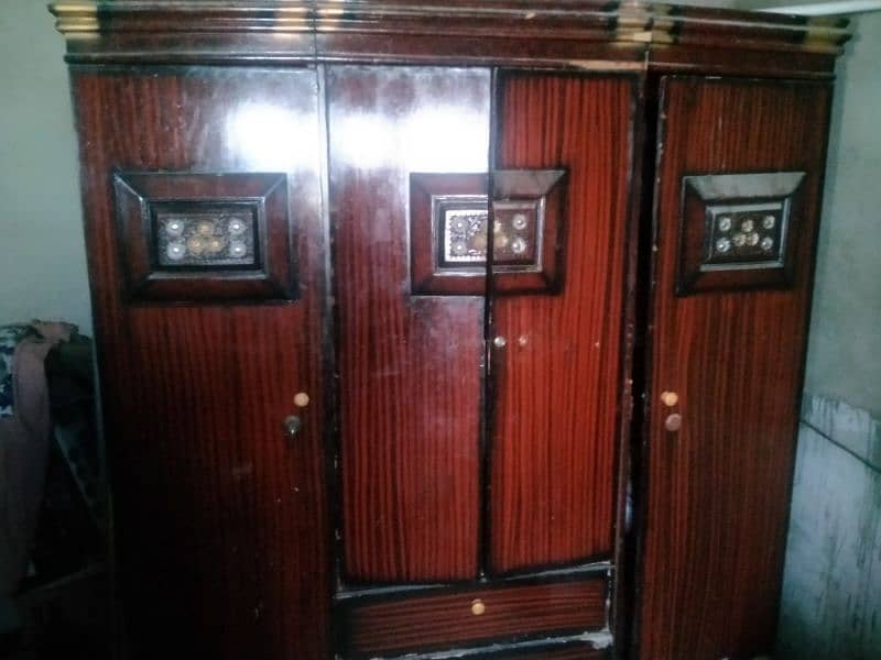 4 Door almari cupboard ( wardrobe) 1