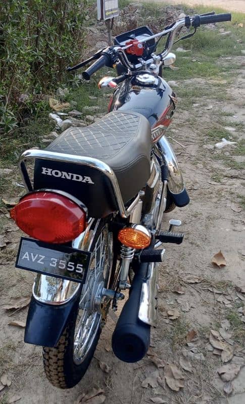 Honda 125 2024 model neat & clean black color total geniun 1